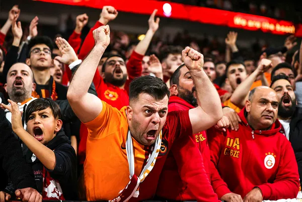 1669587306904.jpg Potada dev derbi Fenerbahçe'nin! Galatasaray Nef 91-97 Fenerbahçe Beko (MAÇ SONUCU) - 4