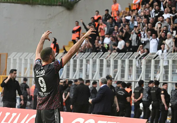 canli-kasimpasa-besiktas-canli-anlatim-kasimpasa-besiktas-maci-ilk-11leri-1685812842367.jpg Kartal sevinci! İkincilik koltuğunun peşini bırakmıyor... Kasımpaşa 2-5 Beşiktaş (MAÇ SONUCU) - 2