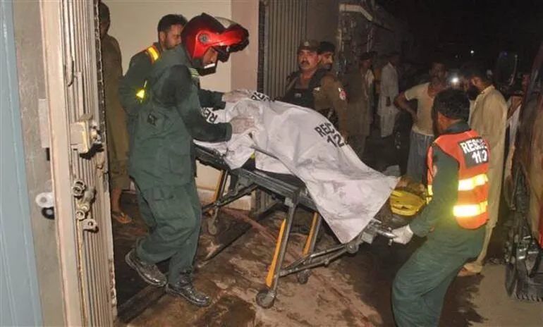 Pakistan'da aile tartışması katliamla bitti: 9 ölü - 1