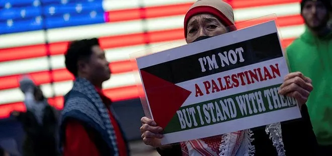 Times Meydanı’nda Filistin’e özgürlük nidaları! Filistin ve İsrail destekçileri karşı karşıya geldi