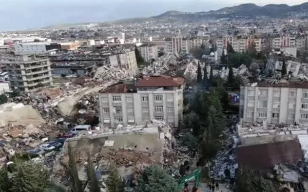 1680164286545.jpg 600 Evler Sitesi'nin çökme nedeni belli oldu! Bilirkişi raporu ortaya çıktı | Müteahhit kaportacı çıkmıştı - 5