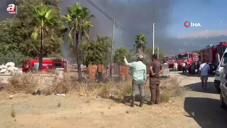 Seydikemer’de kereste deposunda yangın