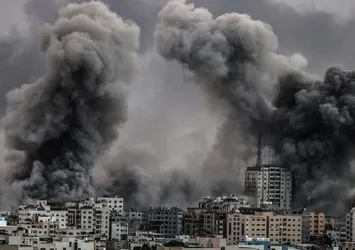 Terör devleti İsrail sivillerin sığındığı okulu bombaladı: 2'si çocuk 4 kişi öldü
