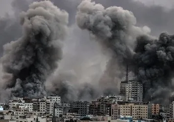 İşgalci İsrail sivillerin sığındığı okulu bombaladı
