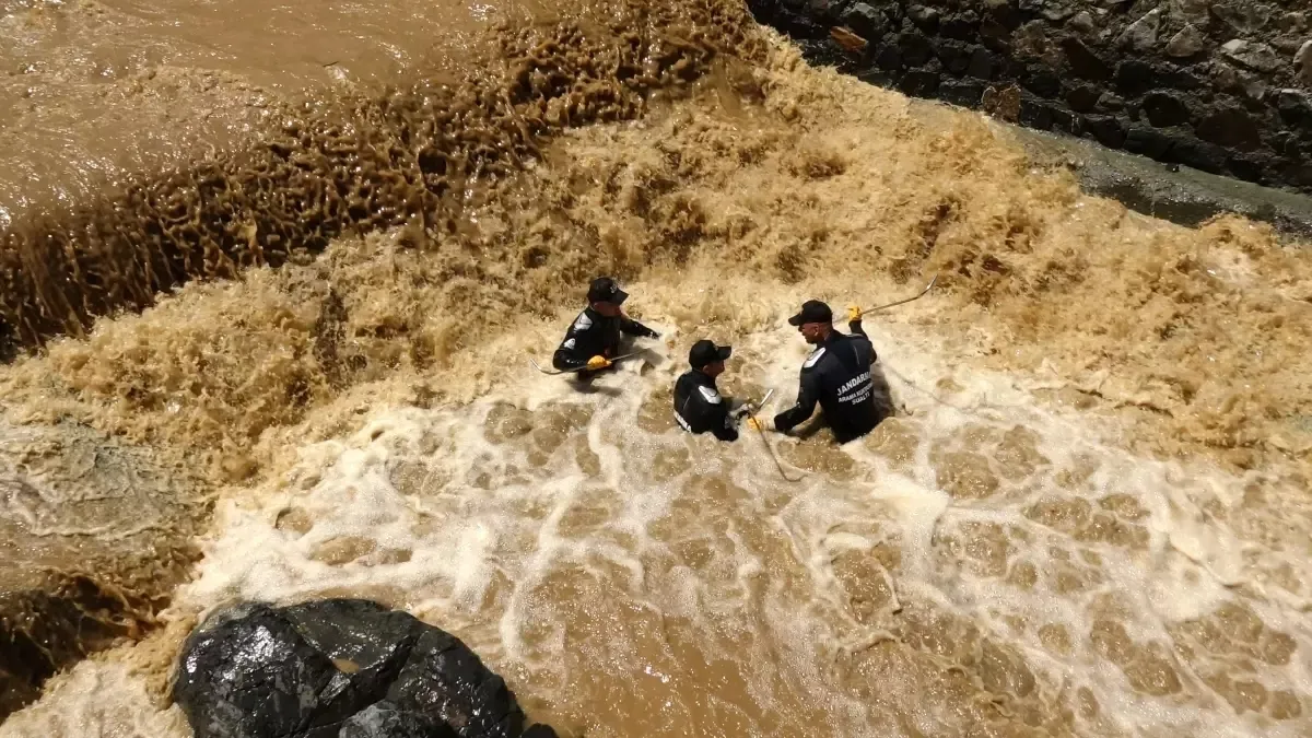Trabzon'da selde kaybolan kişinin cansız bedenine ulaşıldı