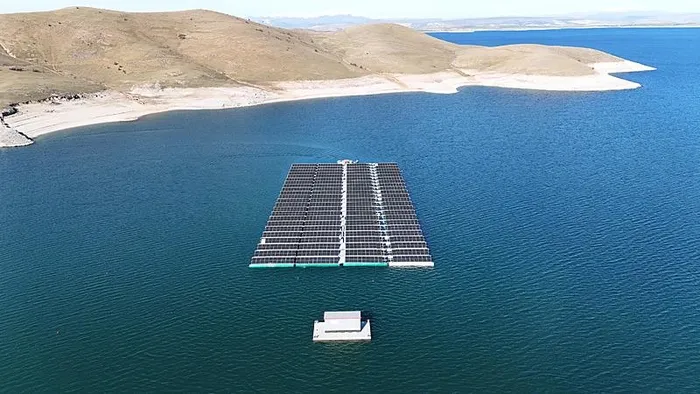 Türkiye’de bir ilk! Keban Barajı’na kuruldu: Yüzer GES