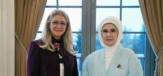 Emine Erdoğan Maduro’nun eşi Flores ile Millet Kütüphanesi’ni gezdi