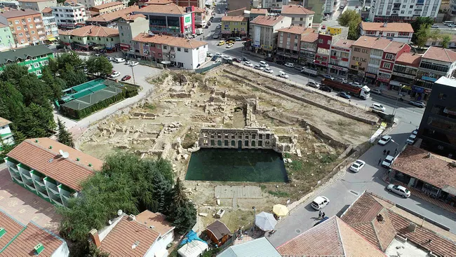 yozgattaki-basilica-therma-roma-hamaminda-kazi-ve-temizleme-calismasi-yeniden-baslatildi-1624110326578.jpg Yozgat’taki Basilica Therma Roma Hamamında kazı ve temizleme çalışması yeniden başlatıldı - 4