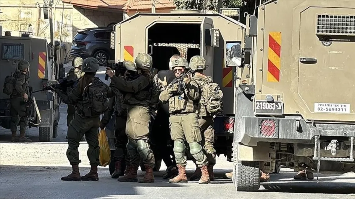 Katil İsrail ordusu yaşlı çocuk demeden katlediyor