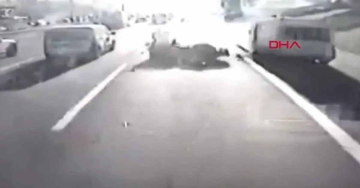 Son Dakika Istanbul Umraniye Tem Otoyolu Ndaki Feci Kaza Boyle Meydana Geldi 2 Olu Ahaber Video Izle