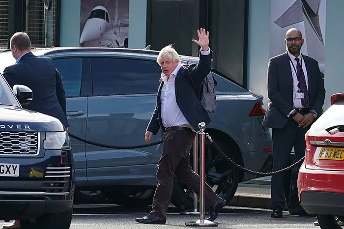 ingilterede-kim-basbakan-olacak-boris-johnsondan-yaristan-cekildim-aciklamasi-1666558325972.jpg İngiltere'de kim başbakan olacak? Boris Johnson'dan "yarıştan çekildim" açıklaması - 2