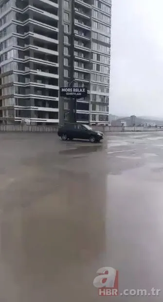 Sağanak yağmurda asfalt attılar! Vatandaş çileden çıktı: İşte Ankara Büyükşehir Belediyesine sel tepkisi!