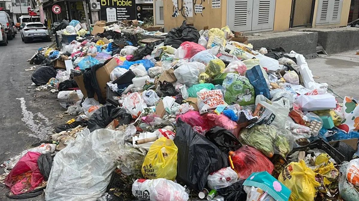 İzmir Buca'da çöp krizi! Vatandaş isyan etti: Hizmet yok