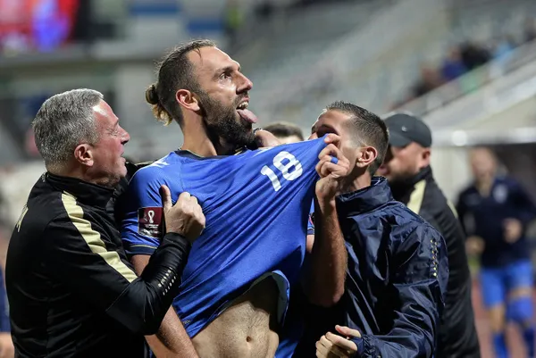 fenerbahcelileri-heyecanlandiran-iddia-vedat-muriqi-geri-donuyor-1635272060202.jpg Fenerbahçelileri heyecanlandıran iddia: Vedat Muriqi geri dönüyor - 2