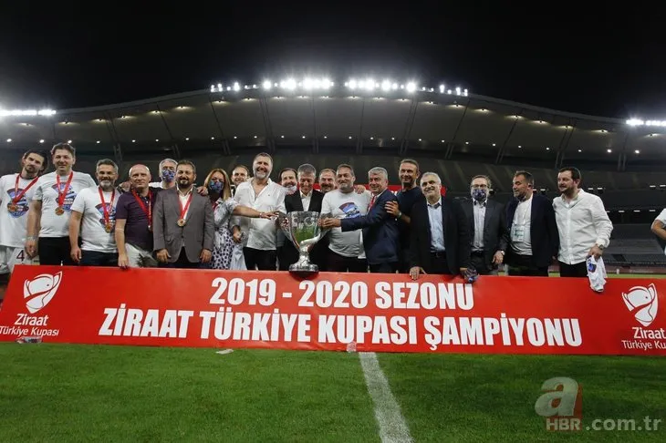 Trabzonspor Türkiye Kupası’nı kaldırdı!