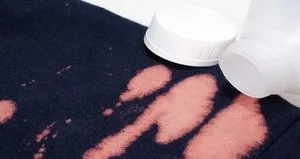 Çamaşır suyu lekesi nasıl çıkar?