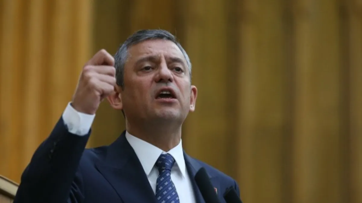 CHP'li Özel'den İngiliz dostlarına önce sitem sonra tehdit! İstediği desteği bulamadı: Hesap vereceksiniz
