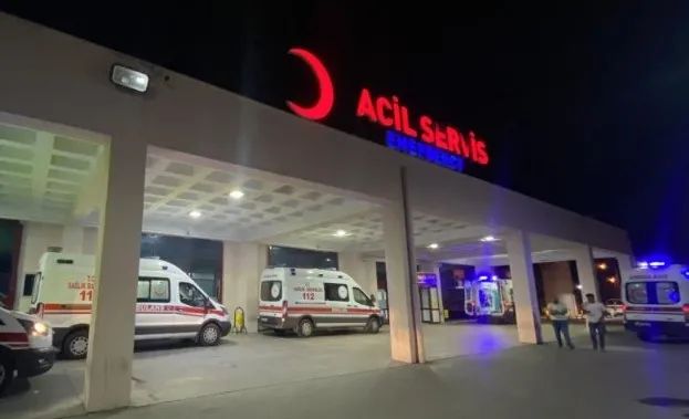 ailelerin-silahli-kavgasinda-korkunc-son-sebebi-pes-dedirtti-2-olu-3-yarali-var-1725044187924.jpg Diyarbakır'da akraba aileler arasında silahlı kavga çıktı.
