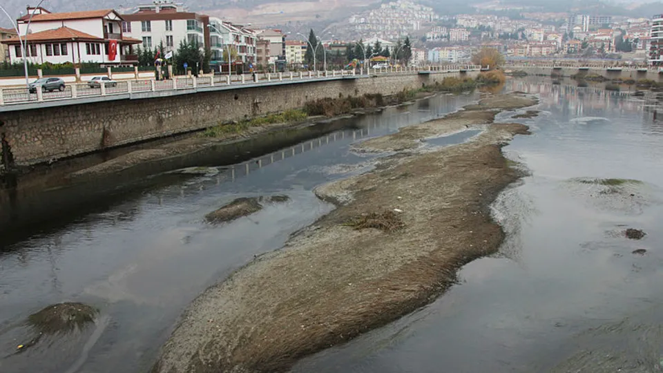 Son dakika: Kuraklık Türkiye'yi vurdu! Meşhur nehir karardı