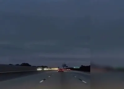 ABD’de uçak arabaya çarptı