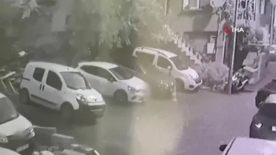 Gecekondu duvarı çöktü araçlar hasar aldı!