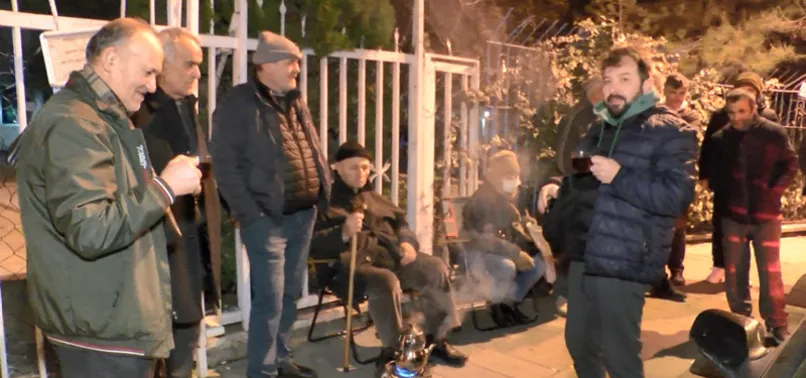 EYT kuyruğu geceden başladı! Vatandaş akın akın geliyor