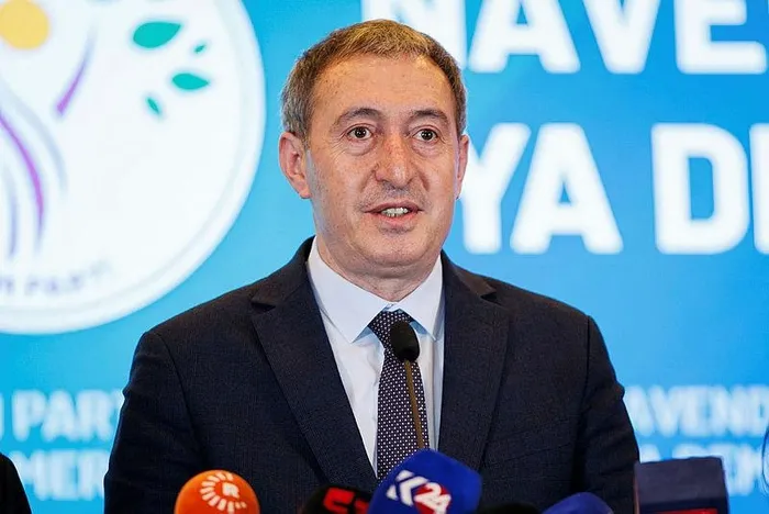 CHP-DEM kirli yerel seçim pazarlığı! Tuncer Bakırhan’dan Özgür Özel’e gönderme: Yancılık yapmayız!