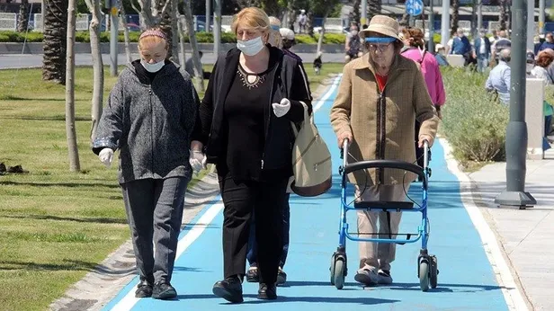 65 yaş üstü sokağa çıkma yasağı devam ediyor mu? 65 yaş üstü sokağa çıkma yasağı olan iller hangileri? İşte liste...