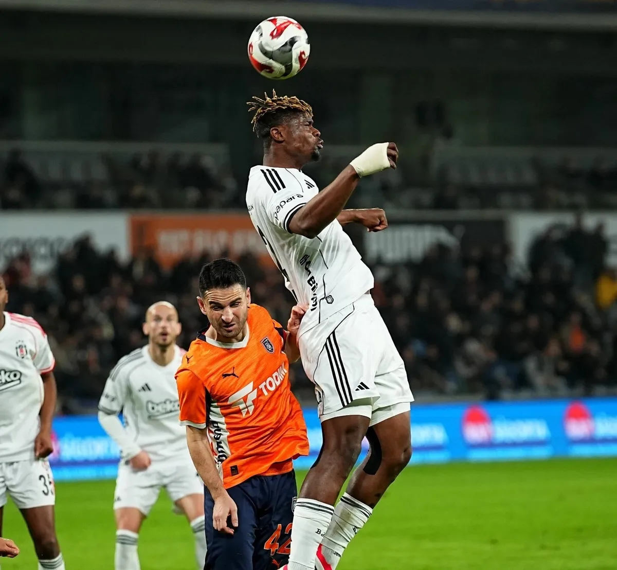 Beşiktaş zirve yarışında kritik virajda: İşte Italiano'nun Başakşehir maçı muhtemel 11'i - 2