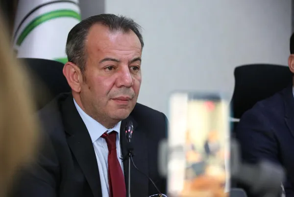 1641033465106.jpg CHP'li ırkçı başkan Tanju Özcan'ın 'yabancı' tarifesine mahkeme 'dur' dedi - 1