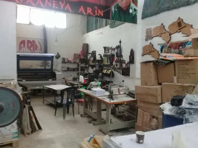 Afrin'de halk ayaklandı YPG/PKK merkez binasını bastı - 2
