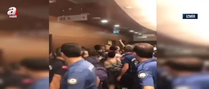 izmirli-gencler-ulasim-zammini-protesto-etti-tunc-soyer-elini-cebimizden-cek-1655228298505.jpg İzmirli gençler ulaşım zammını protesto etti! "Tunç Soyer elini cebimizden çek" - 2