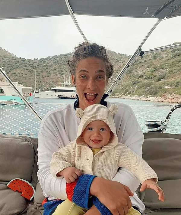 ikinci-bebek-mi-geliyor-muge-bozdan-yesil-isik-1697175082068.jpeg İkinci bebek mi geliyor? Müge Boz'dan yeşil ışık! - 2