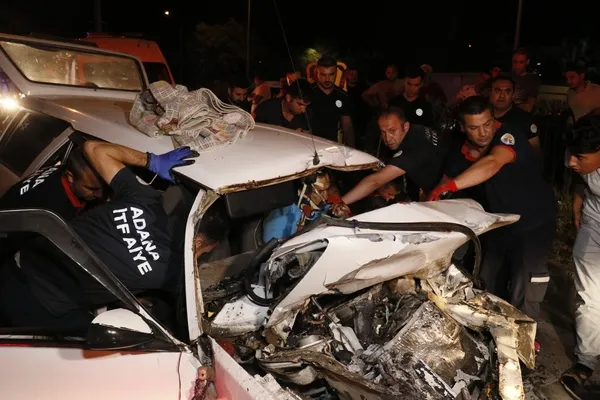 adanada-korkunc-kaza-otomobil-isci-servisine-arkadan-carpti-6-kisi-yaralandi-1656485339255.jpg Adana’da korkunç kaza! Otomobil işçi servisine arkadan çarptı 6 kişi yaralandı - 3