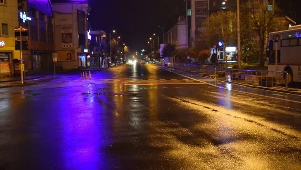 Türkiye genelinde son kez uygulanacak pazar günü sokağa çıkma kısıtlaması başladı! Nereler açık olacak? Kimler muaf sayılacak? YKS detayı dikkat çekti