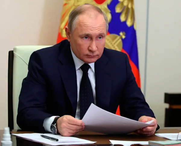 Ünlü hacker grubundan Rusya’ya saldırı! Putin’e açık mesaj: Hiçbir sır güvende değil