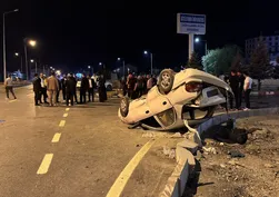Bitlis'te 3 otomobil birbirine girdi: 4 yaralı