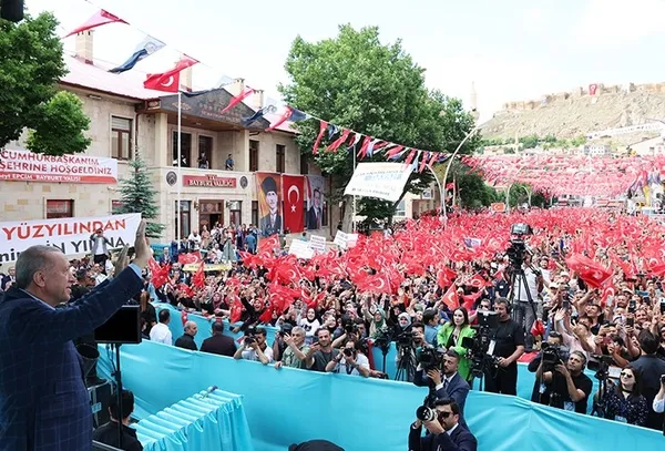 Kemal Kılıçdaroğlu’nun alçak sözlerine AK Parti’den sert yanıt: Hırsızın kim olduğunu millet 28 Mayıs’ta size gösterdi