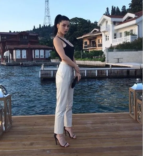 Merve Boluğur aileye girdi! - 1