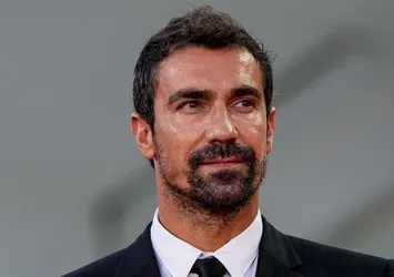 Ödül töreninde kalpleri fethetti! İbrahim Çelikkol'dan ilan-ı aşk