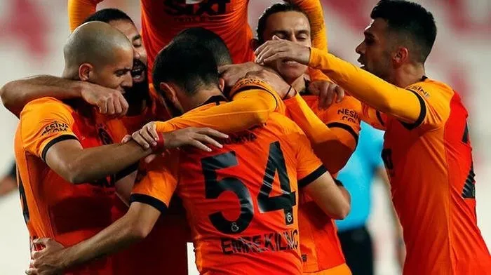 Galatasaray’dan dev golcü hamlesi! İşte temasa geçilen iki yıldız