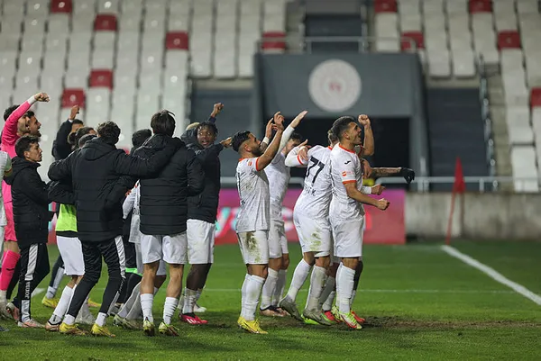 son-dakika-adanaspor-spor-toto-1-ligden-cekildigini-duyurdu-1676125107444.jpg Son dakika | Adanaspor Spor Toto 1. Lig'den çekildiğini duyurdu - 1