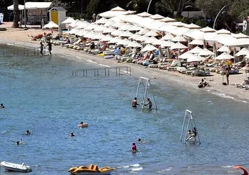 Güney Ege sahilleri giderek doluyor
