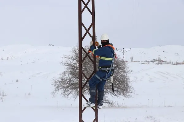 Kar kış soğuk dinlemiyorlar! Enerji timlerinin zorlu mücadelesi - 1