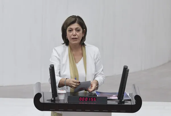 HDP’li Meral Danış Beştaş’tan Taksim saldırısında PKK’yı aklama çabası! İşte önerge yalanıyla kurduğu tuzak