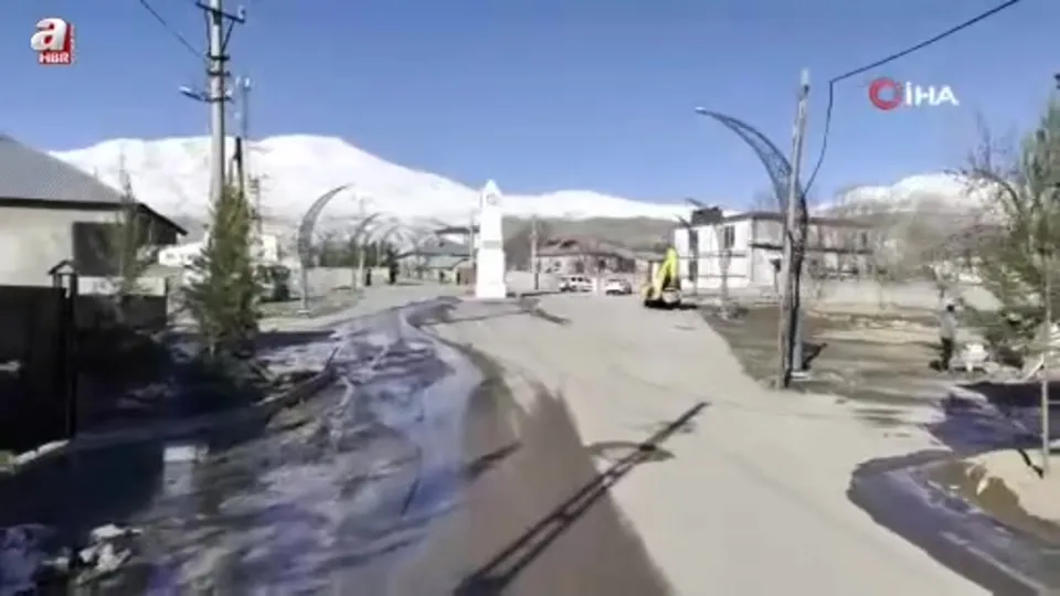 Süphan’ın eteklerinde kartpostallık belde