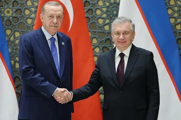 baskan-erdogandan-bayram-diplomasisi-iran-cumhurbaskani-reisi-ile-kritik-temas-1688049151935.jpeg Başkan Erdoğan'dan bayram diplomasisi! Liderlerle tek tek görüştü - 7