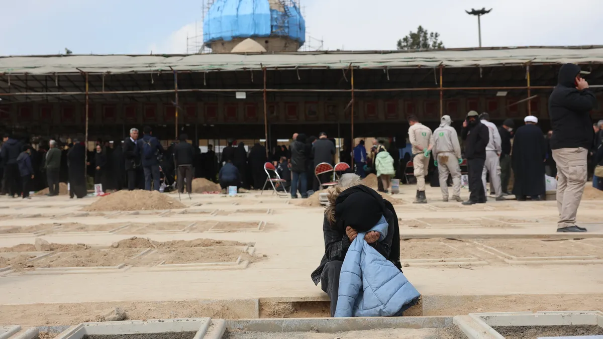 A Haber Tahran'daki Beheşti Zehra mezarlığında! Yürek yakan görüntü