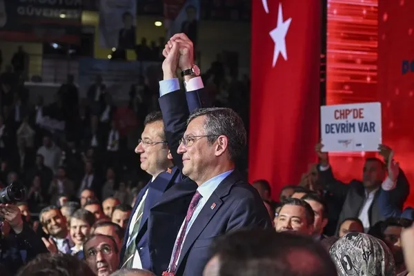 CHP kurultayında PM ve YDK seçiminde Özgür Özel ile Ekrem İmamoğlu arasında büyük pazarlık! Parti Meclisi hangi isimlerden oluşacak?