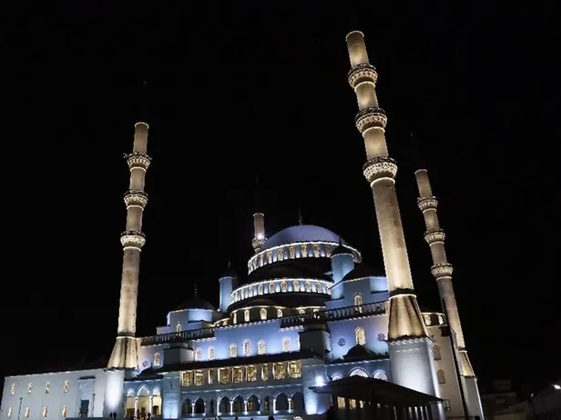 MİRAÇ KANDİLİ DUASI: Diyanet Miraç Kandili duası nedir? Kandil gecesinde hangi dualar, sureler okunur? Peygamber Efendimizin kandil duası